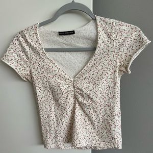 Brandy Melville Gina Top Cropped